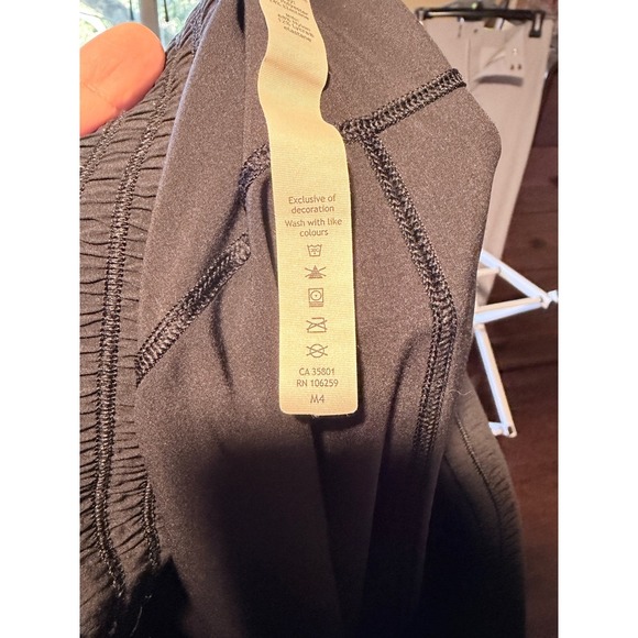 Lululemon WANDERER JOGGER 28" High Rise Pant Black Jogger Athleisure Size 6‎ - Picture 4 of 4